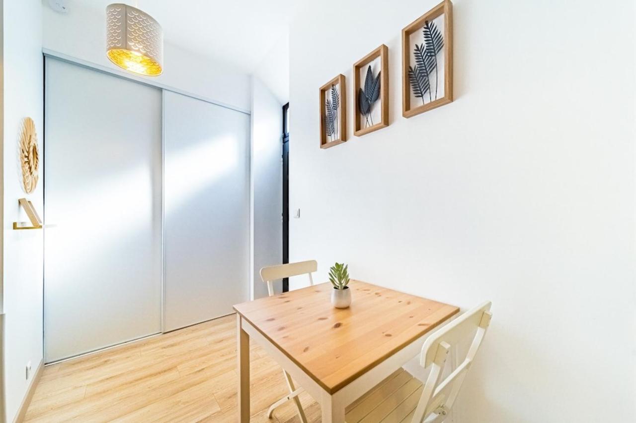 Le Petit Cottin Cosy 2 Pers Metro Valmy Lejlighed Lyon Eksteriør billede